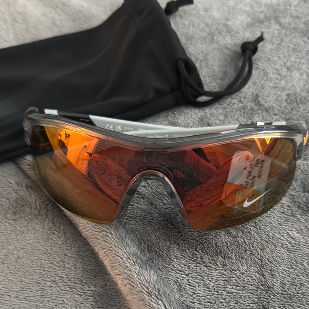 Nike Sunglasses with Black Pouch and Orange Lenses - Picture 2 of 4
